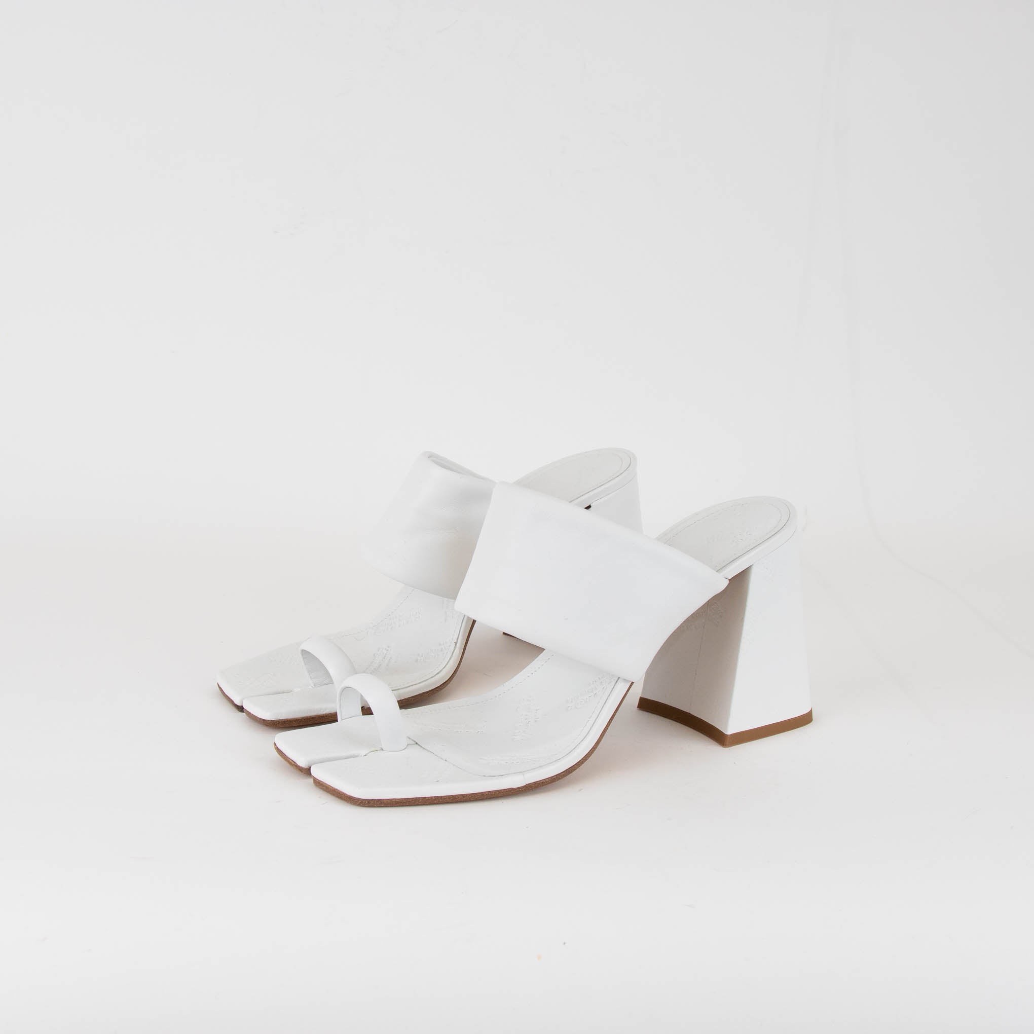 Maison Margiela White Leather Tabi Block Heel Sandals – Phoenix Style