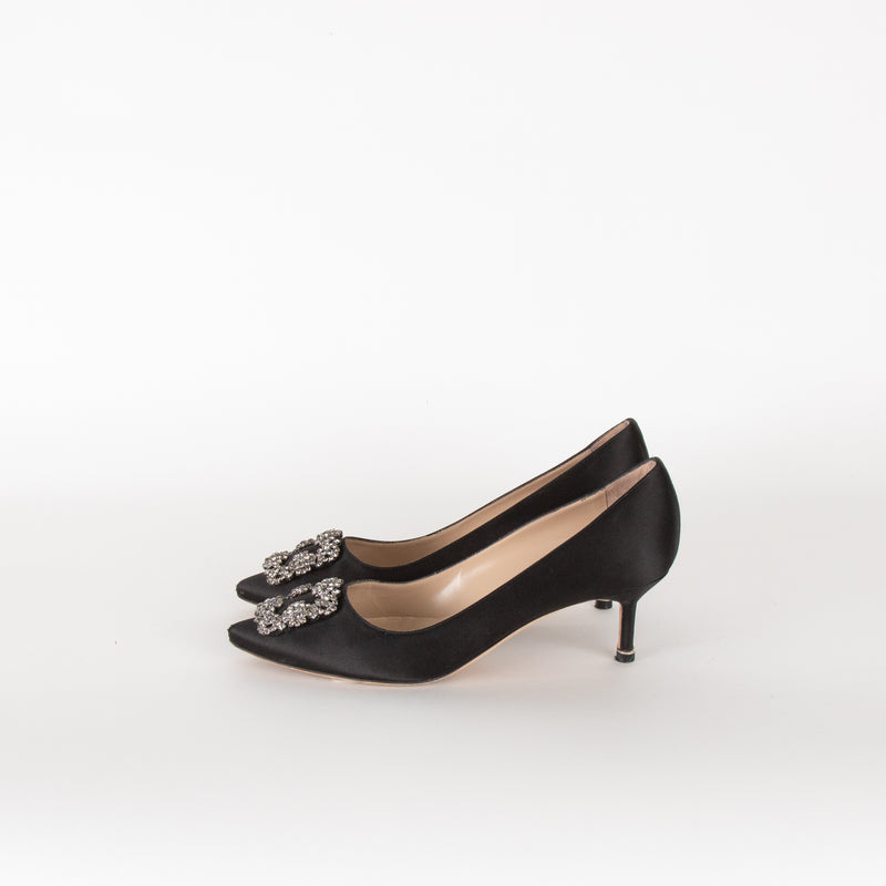 Manolo Blahnik Black Satin Hangisi 50 Kitten Heels