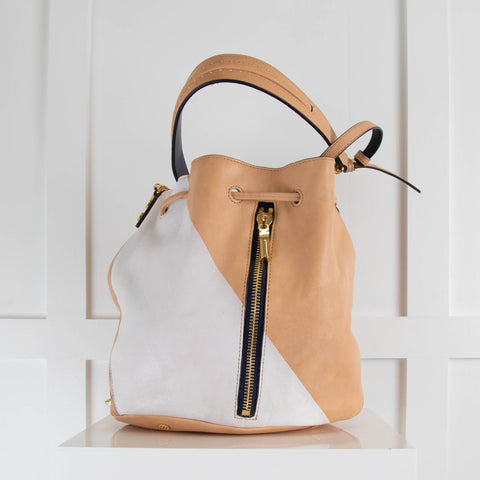 Elizabeth James Beige White Bucket Bag – Phoenix Style