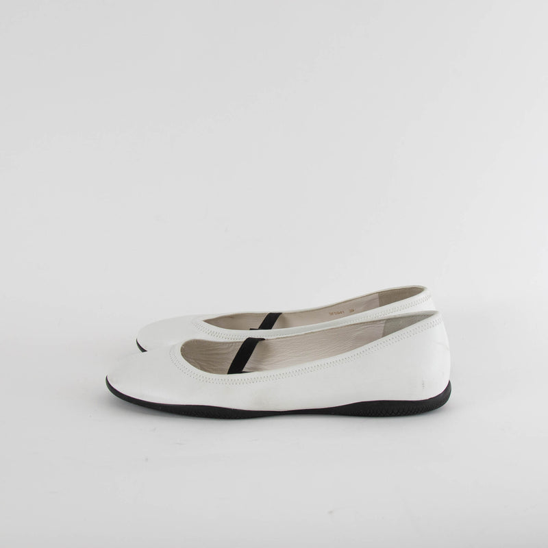 Prada White Leather Black Elastic Pumps