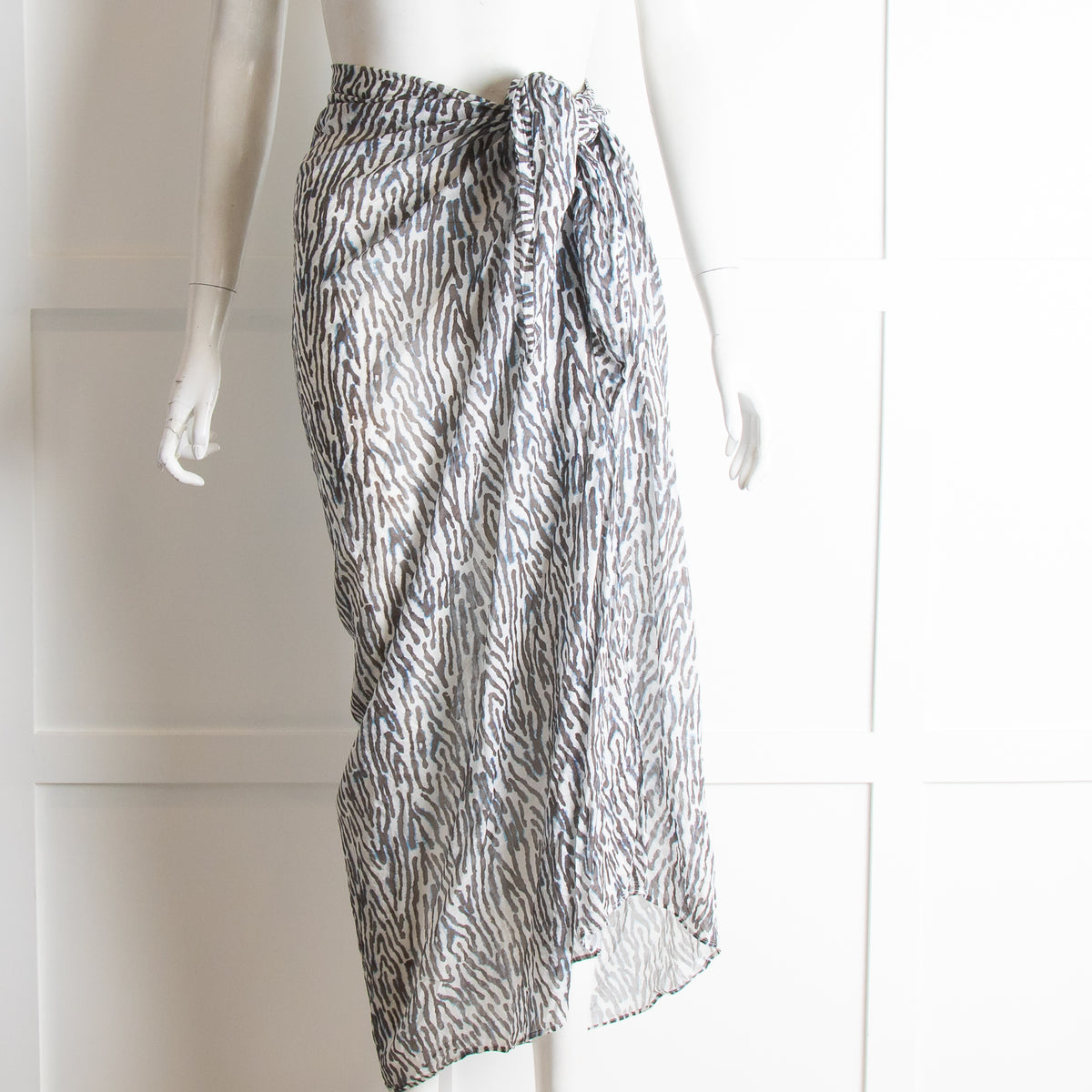 On The Island Black & White Print Cotton Sarong