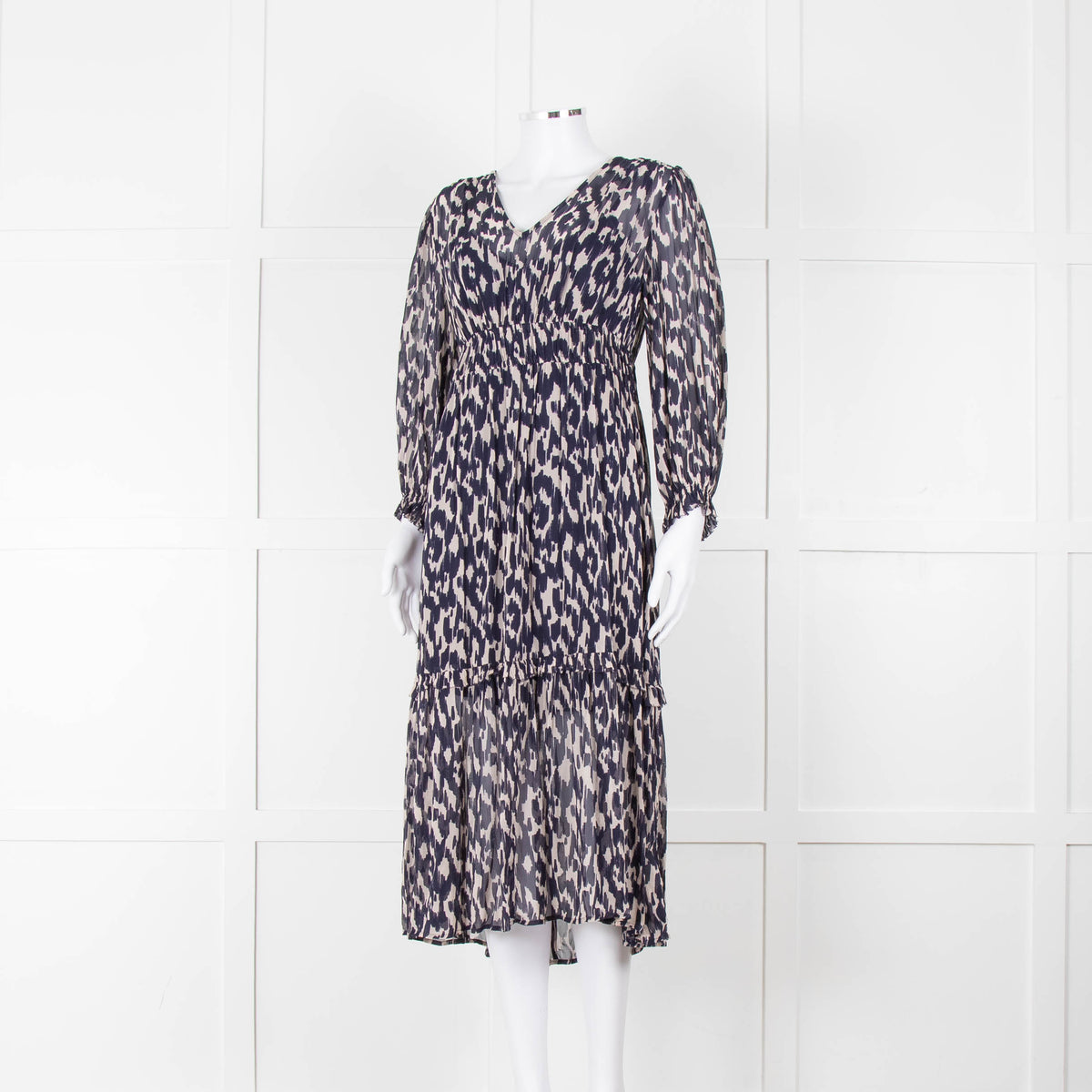 Velvet By Graham & Spencer Navy Cream V-Neck Midi Dress