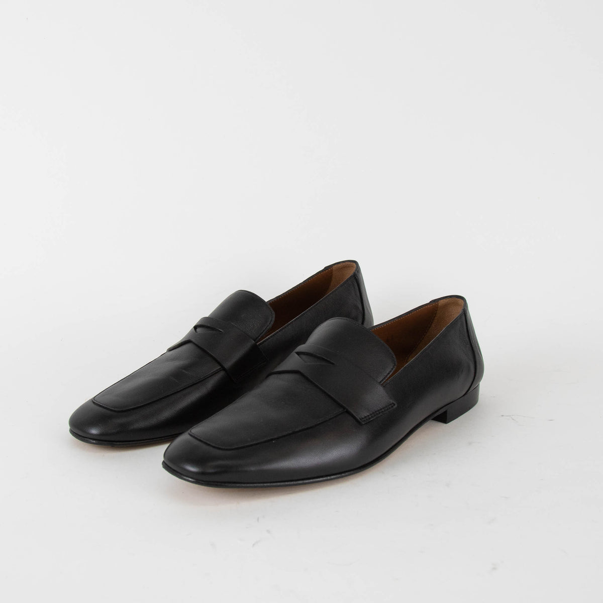 Le Monde Beryl Black Leather Soft Penny Loafer