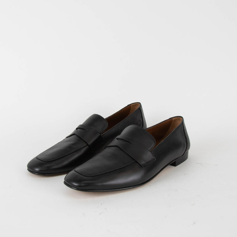 Le Monde Beryl Black Leather Soft Penny Loafer