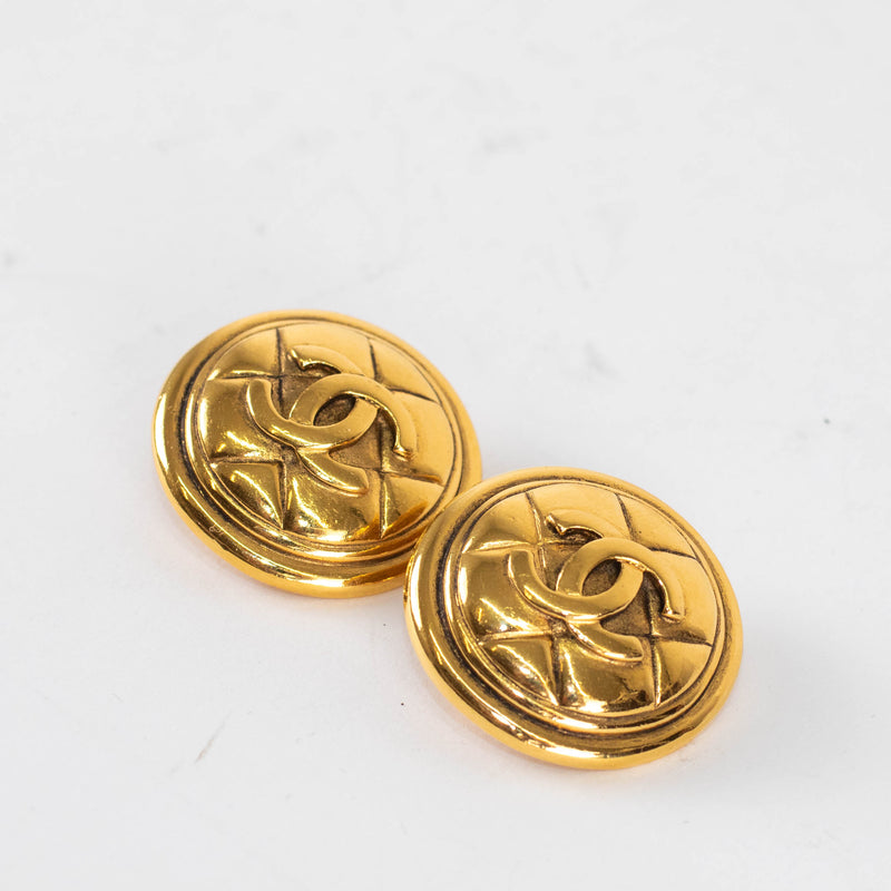 Chanel Gold Quilted CC Round Clip On Earrings