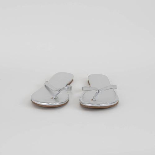 Melissa Odabash Silver Flip Flops