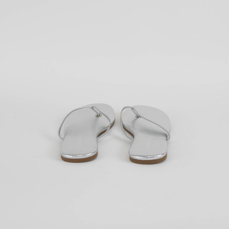 Melissa Odabash Silver Flip Flops