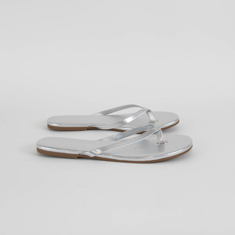 Melissa Odabash Silver Flip Flops