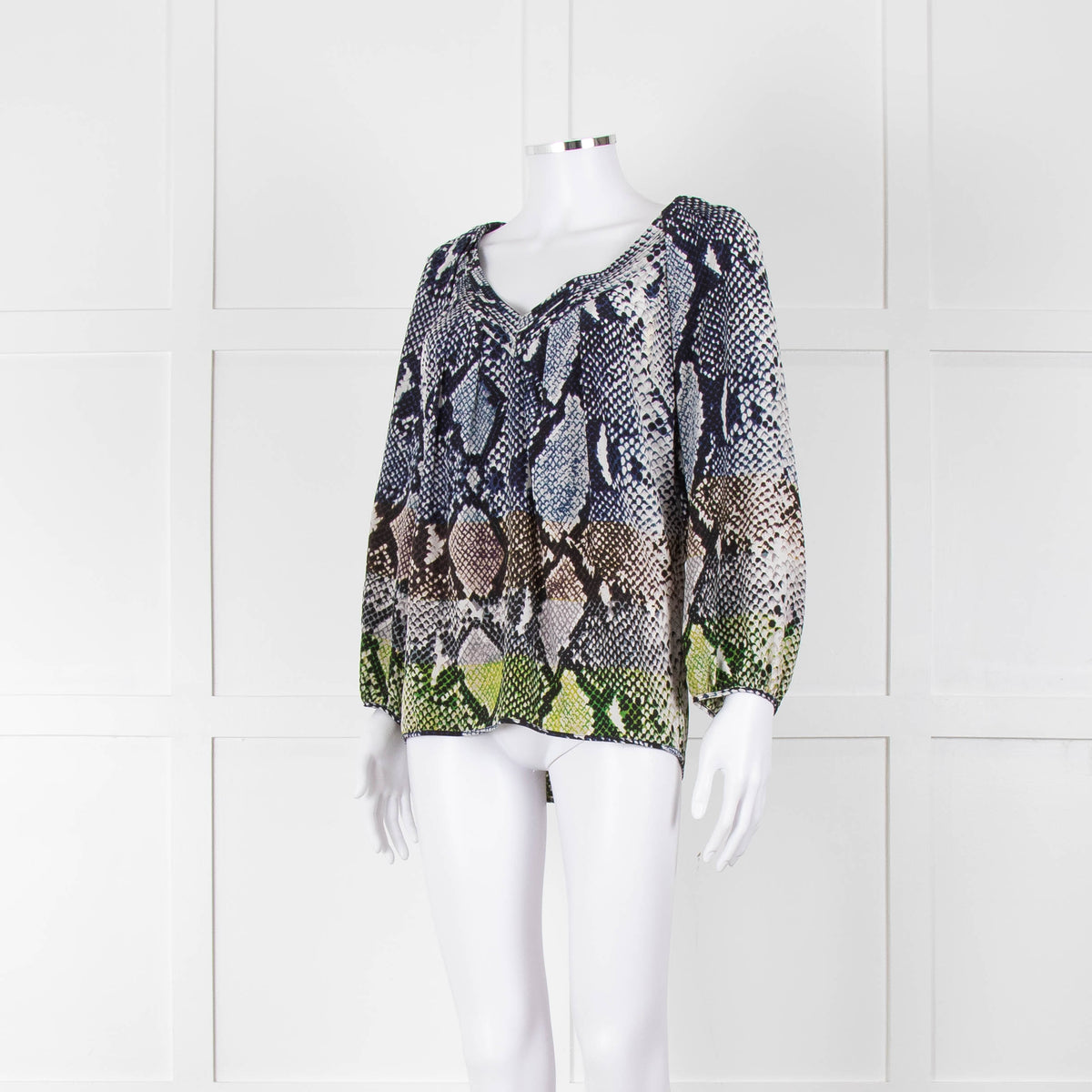 Diane Von Furstenberg Navy White Snake Print V-Neck Top