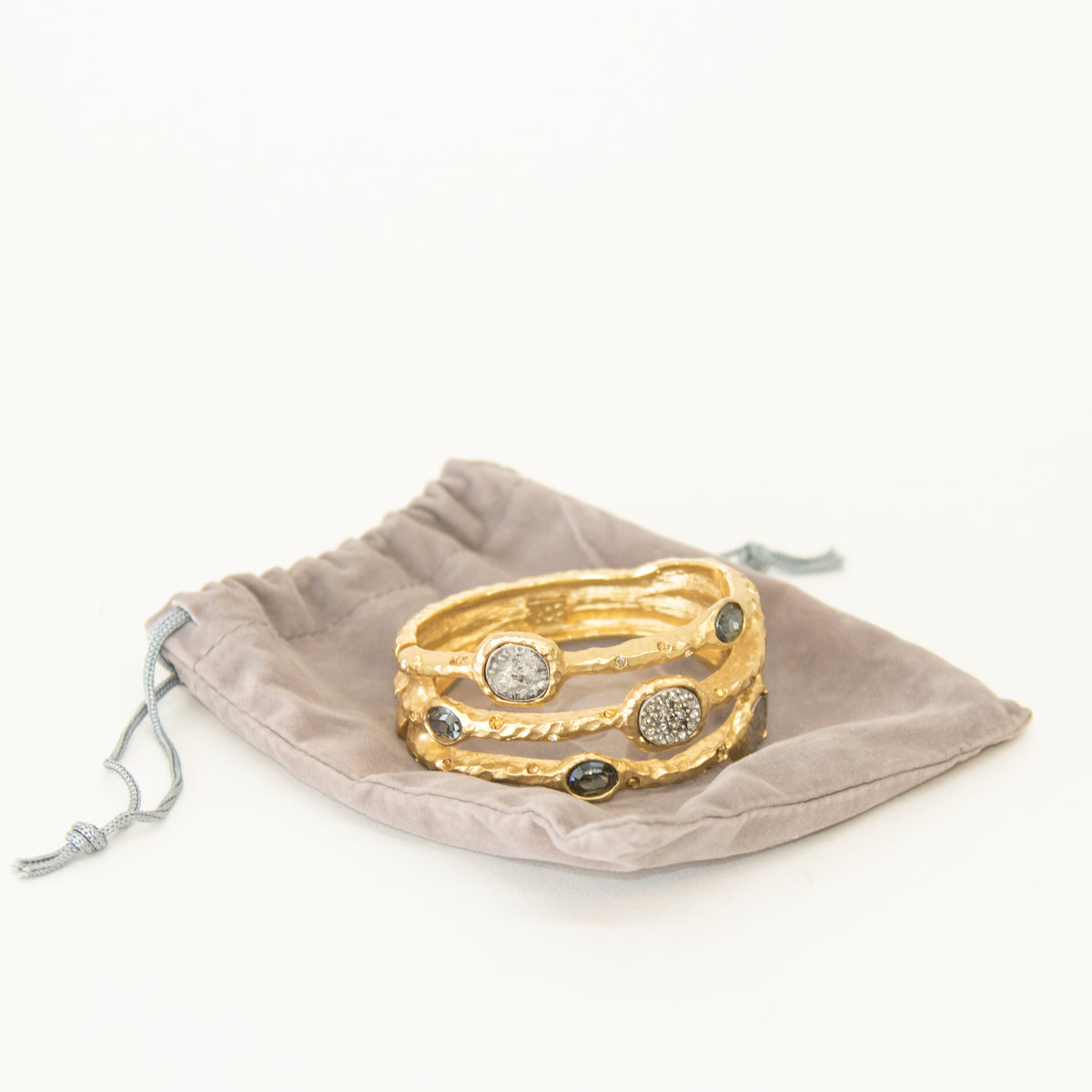 Tat2 3 Band Gold Coin Detail Magnetic Bangle