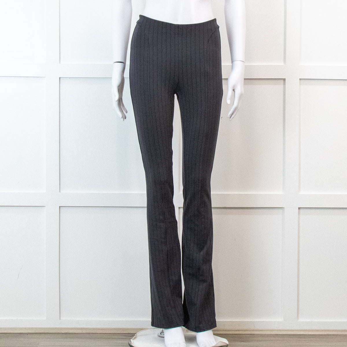 Alo Yoga Black Bootleg Legging Inside Ankle Zip