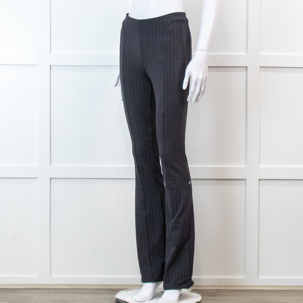 Alo Yoga Black Bootleg Legging Inside Ankle Zip