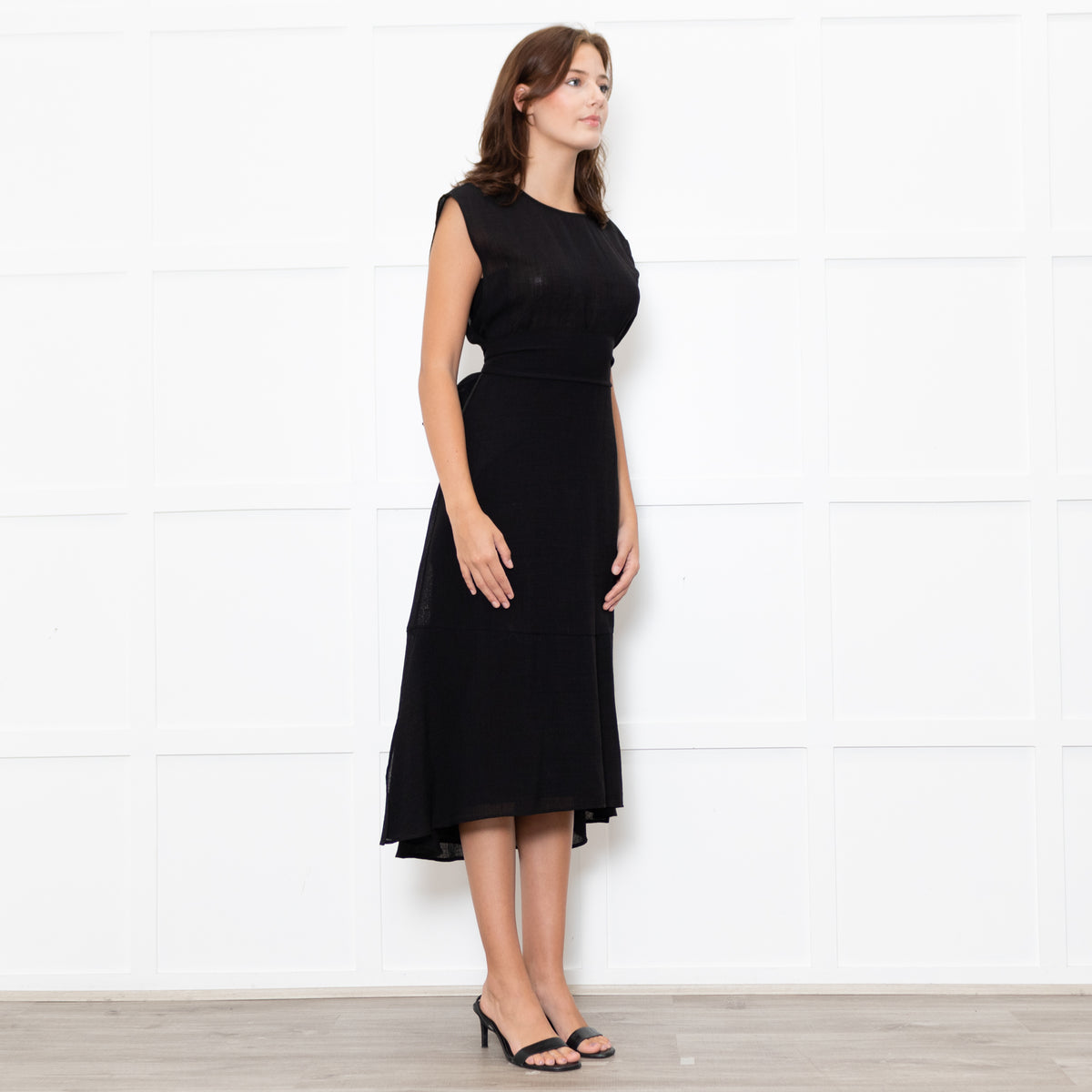 Cefinn Black Sleeveless Self Belted Midi Dress