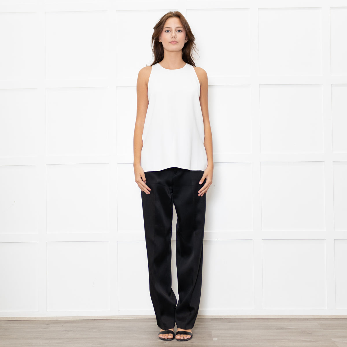 Vince White Sleeveless top