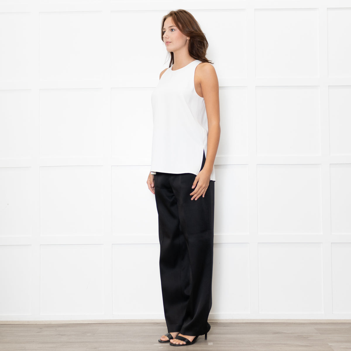 Vince White Sleeveless top