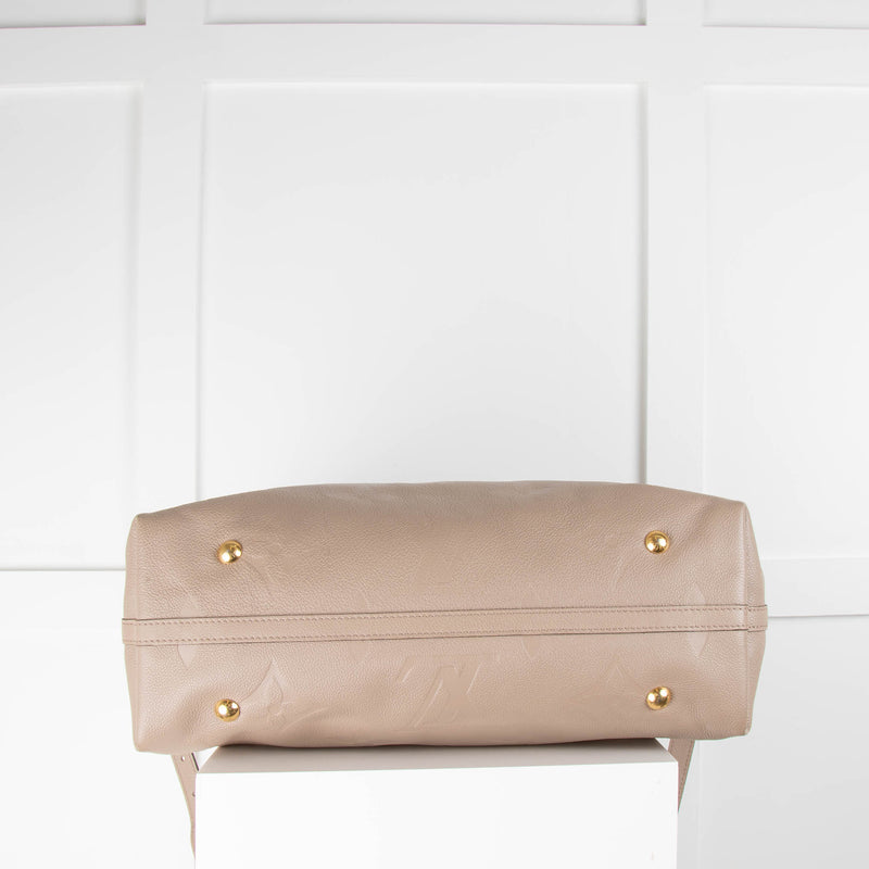 Louis Vuitton Carryall MM in Tourterelle Empreinte Leather