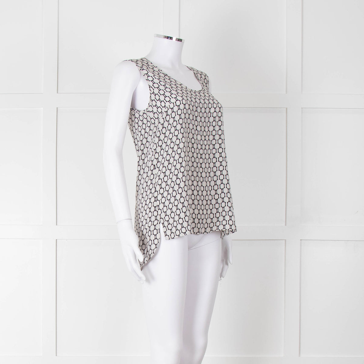 Weekend Max Mara Off White Black Geometric Print Sleeveless Top