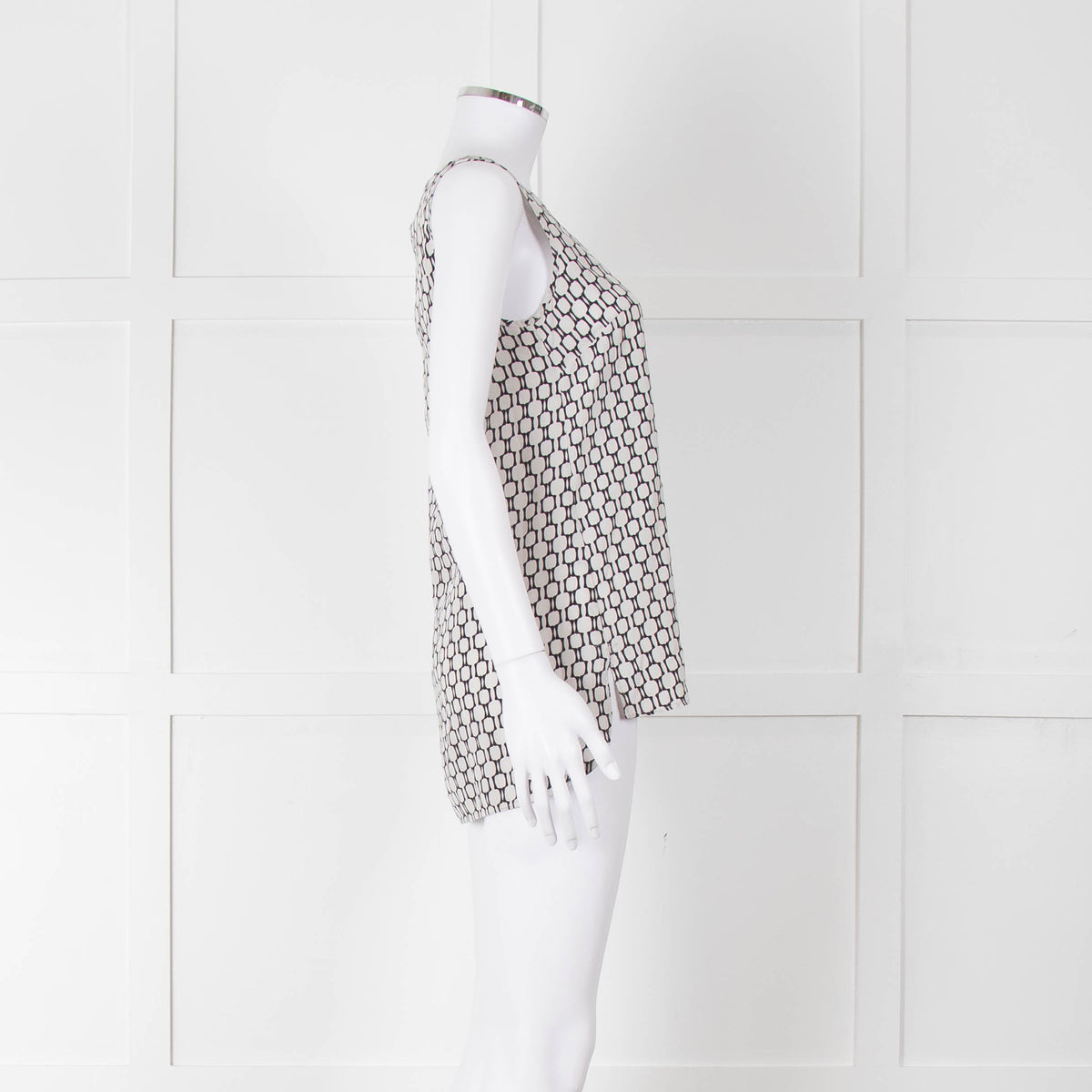 Weekend Max Mara Off White Black Geometric Print Sleeveless Top