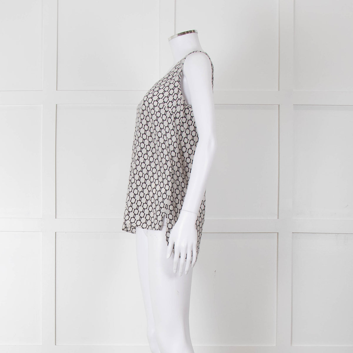 Weekend Max Mara Off White Black Geometric Print Sleeveless Top