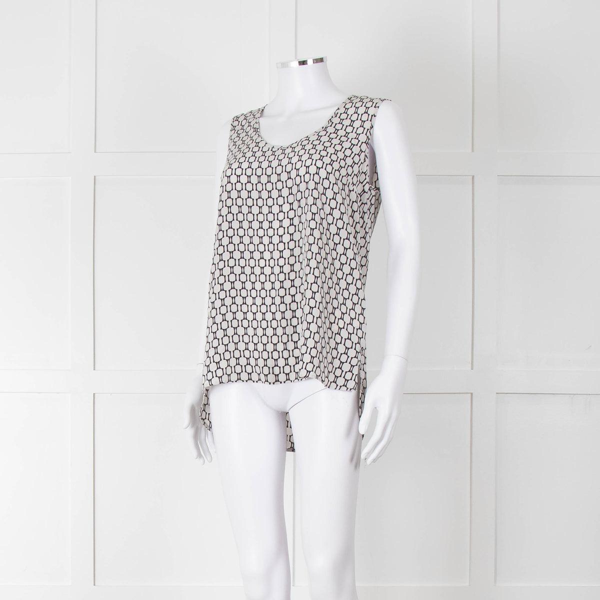 Weekend Max Mara Off White Black Geometric Print Sleeveless Top