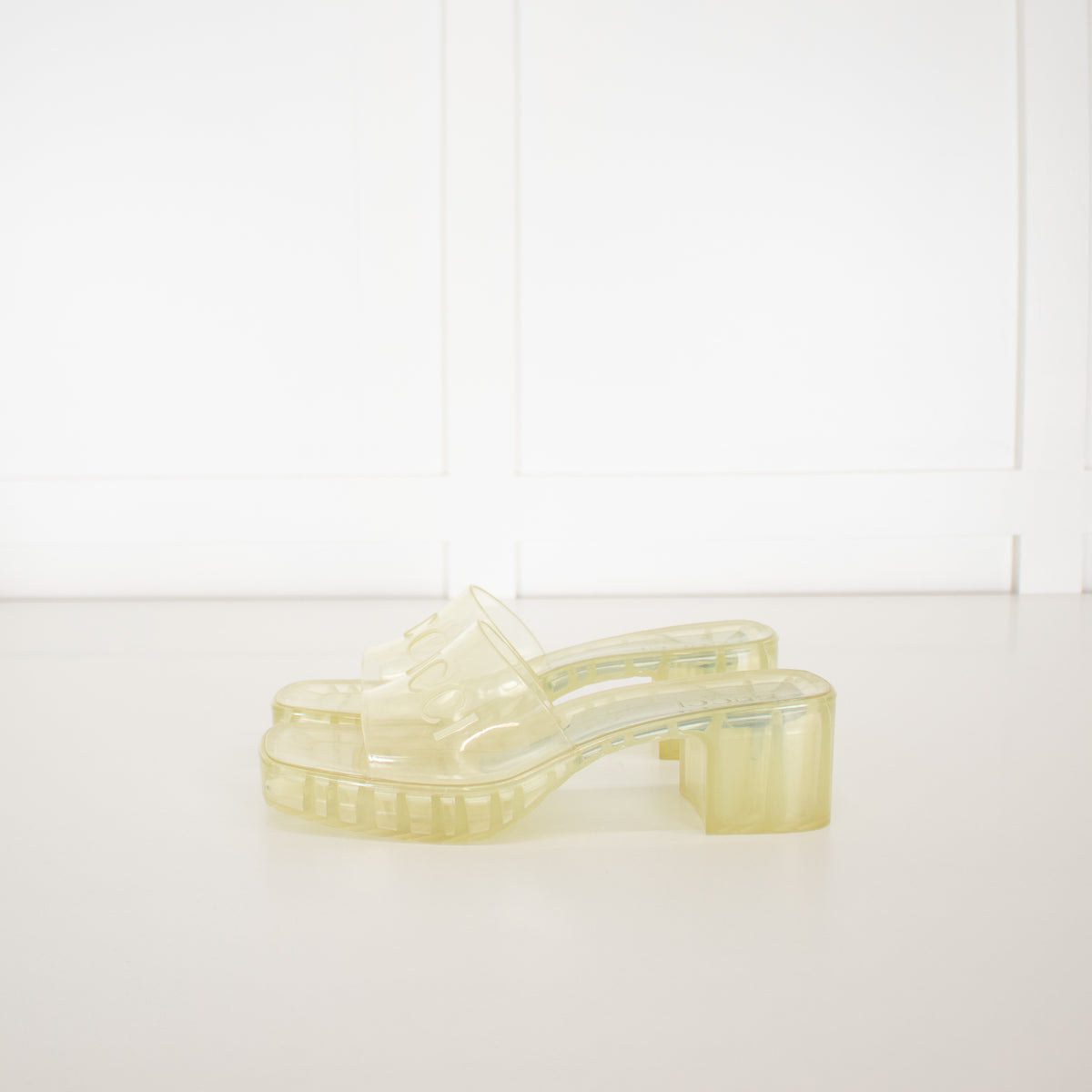 Gucci Cream Clear Logo Rubber Slides