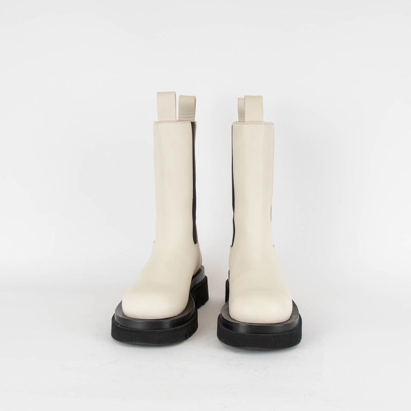 Bottega Veneta Cream Chelsea Lug Boot