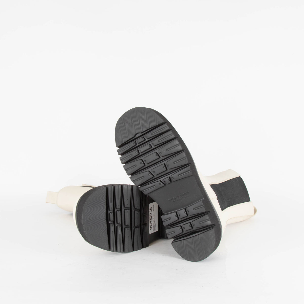 Bottega Veneta Cream Chelsea Lug Boot