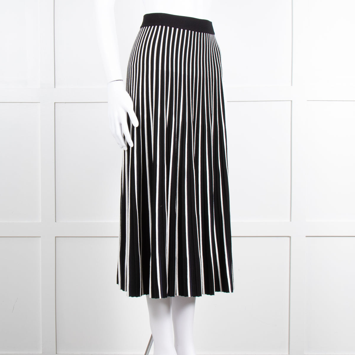 Weekend Max Mara Black and White Pleated Knit Skirt