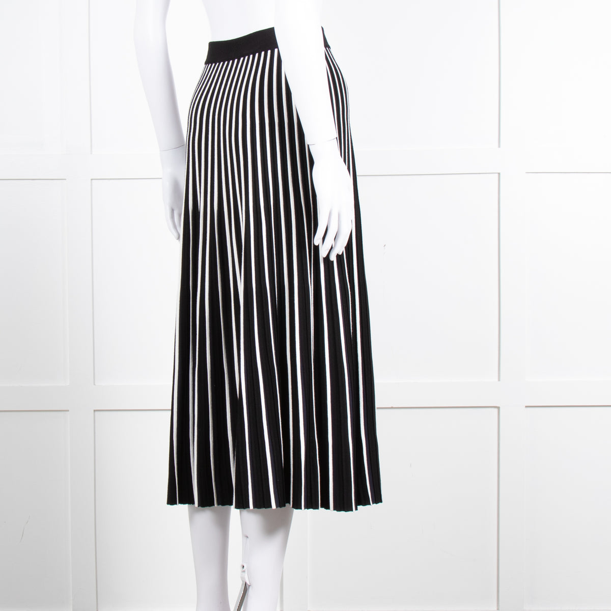 Weekend Max Mara Black and White Pleated Knit Skirt