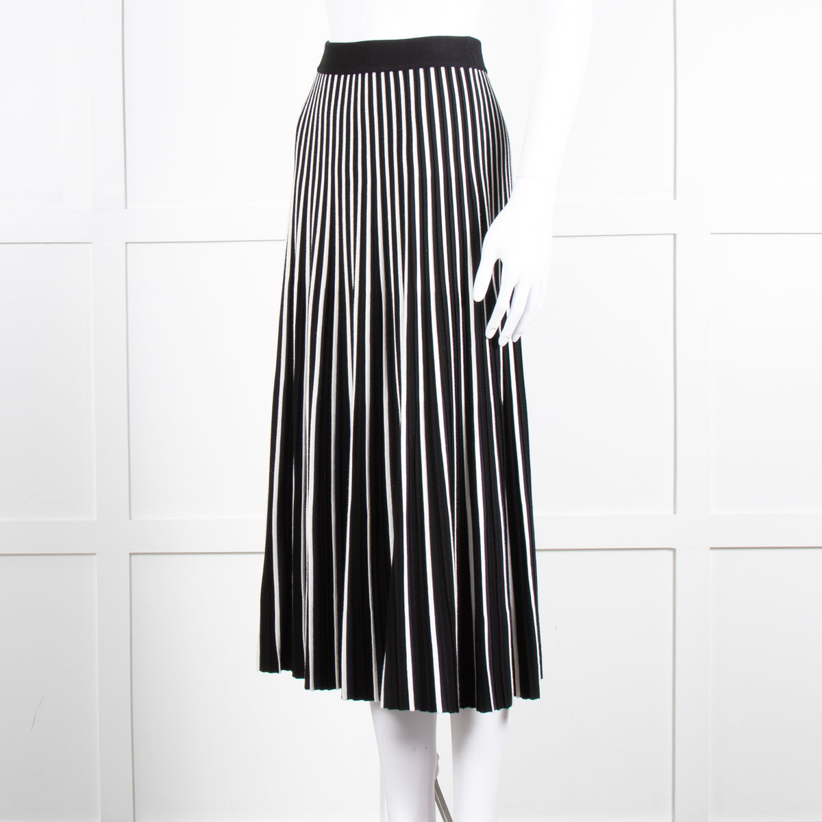 Weekend Max Mara Black and White Pleated Knit Skirt