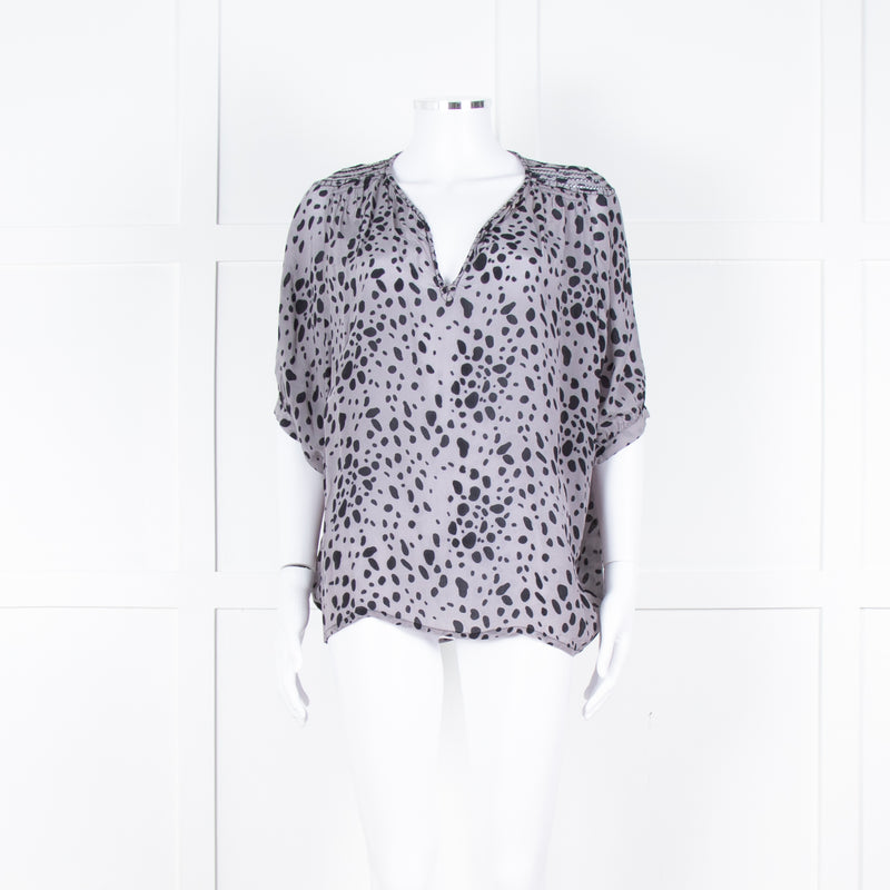 Pyrus Grey Black Pattern Short Sleeve Top