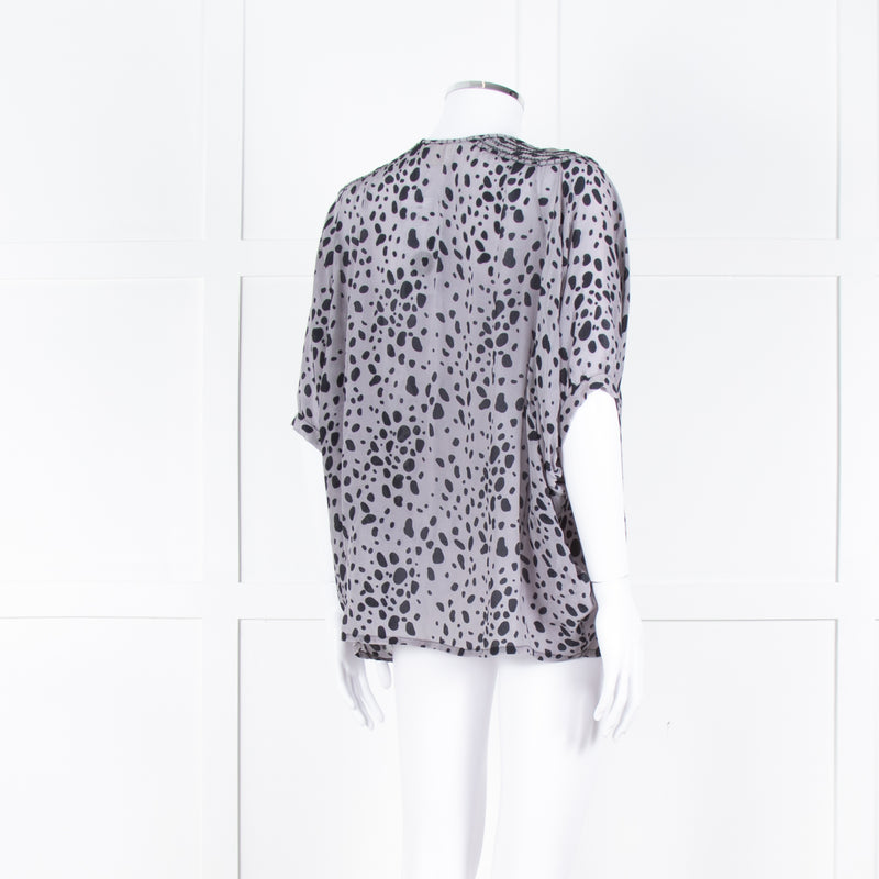 Pyrus Grey Black Pattern Short Sleeve Top