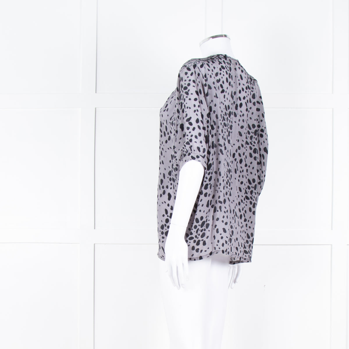 Pyrus Grey Black Pattern Short Sleeve Top