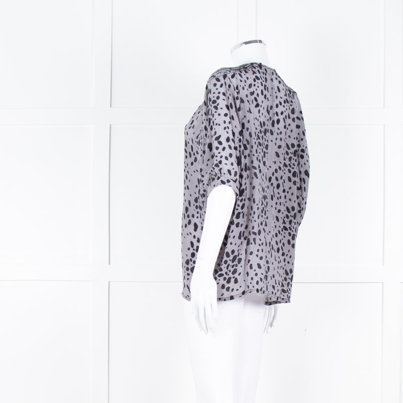 Pyrus Grey Black Pattern Short Sleeve Top