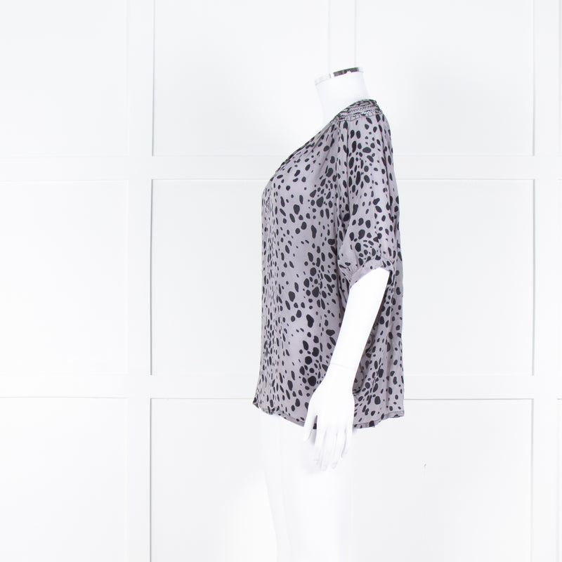 Pyrus Grey Black Pattern Short Sleeve Top