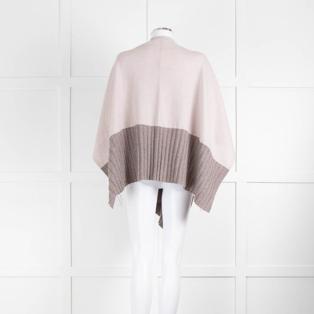 Kinross Cashmere Oyster With Tan Border Poncho