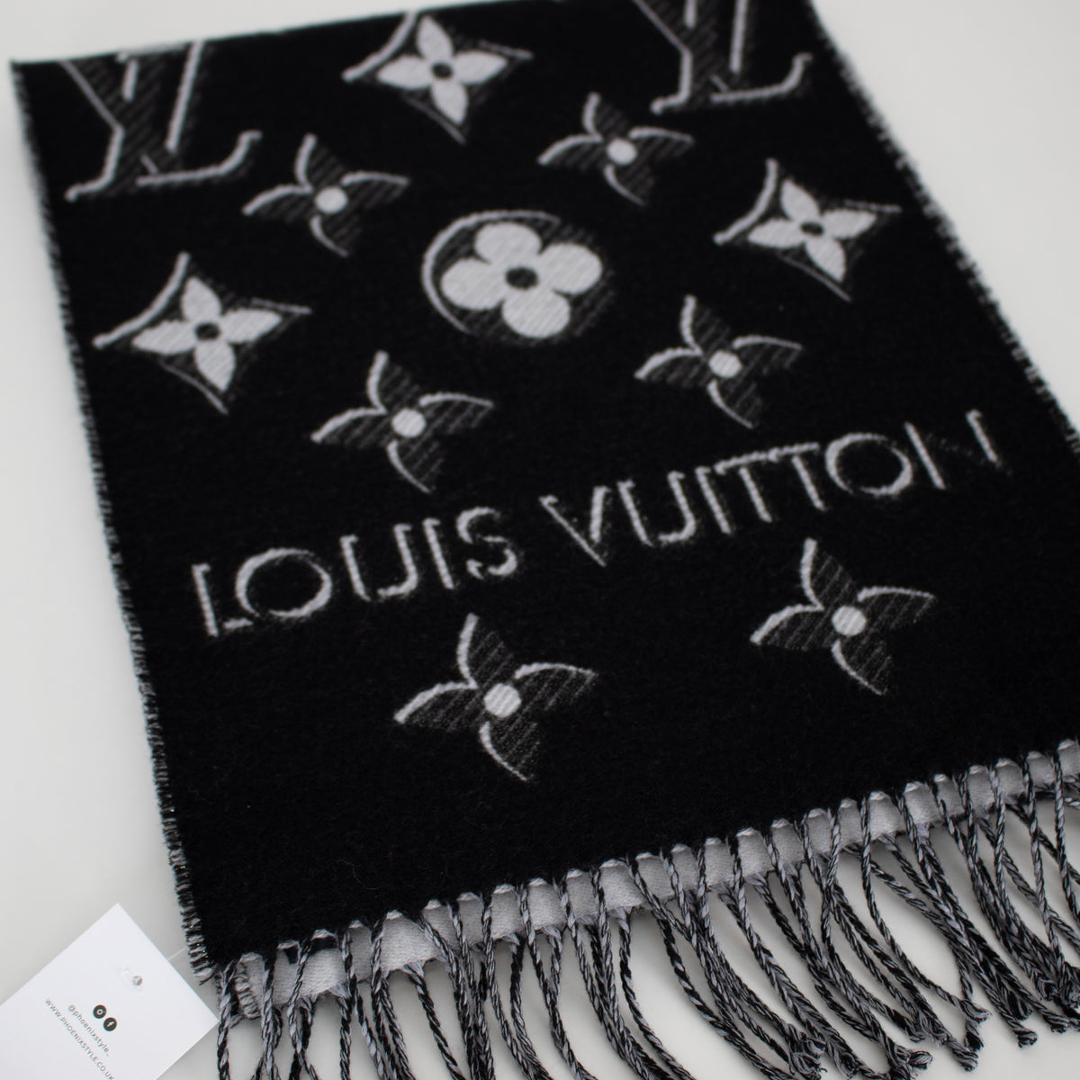 Louis Vuitton Black Essential Shine Scarf