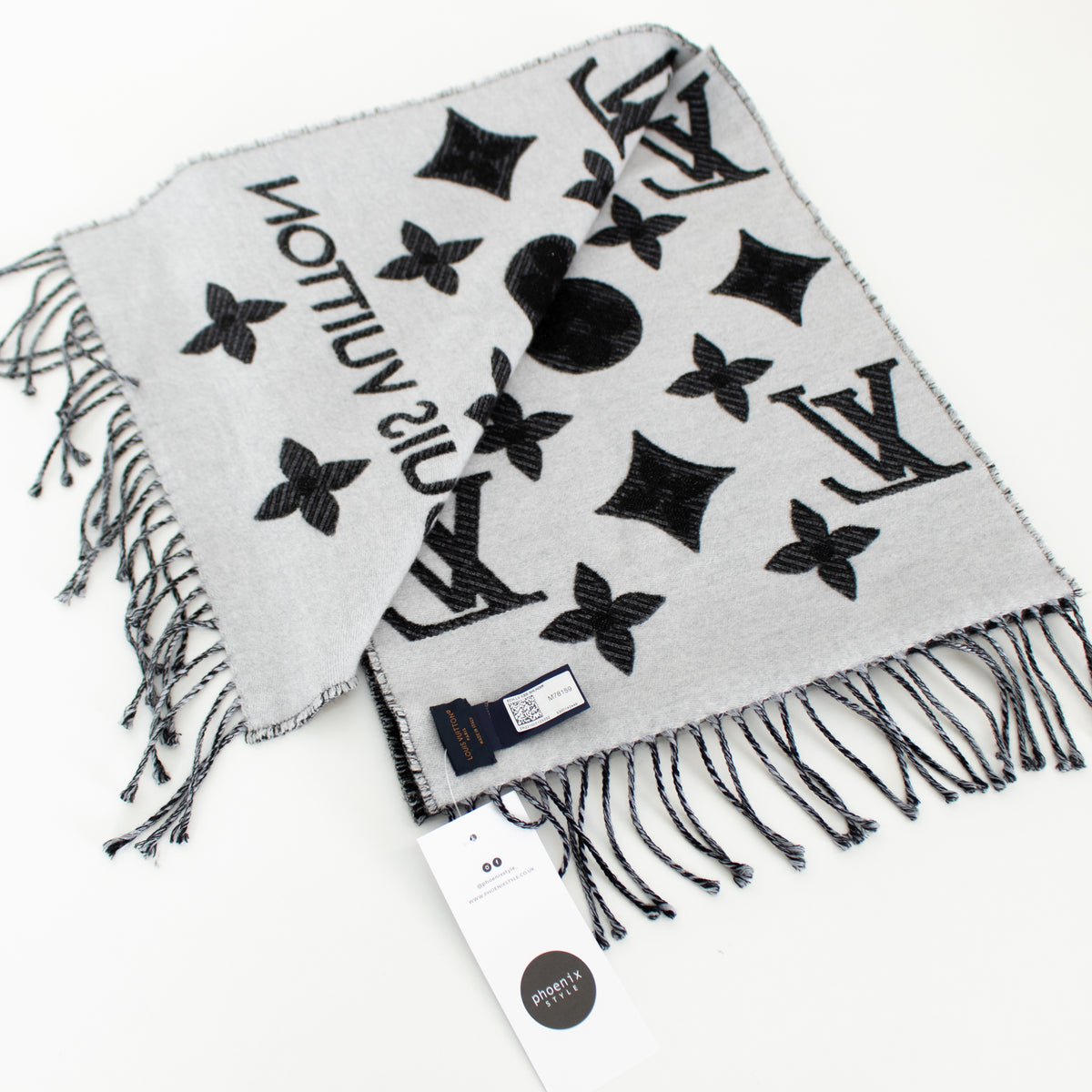 Louis Vuitton Black Essential Shine Scarf
