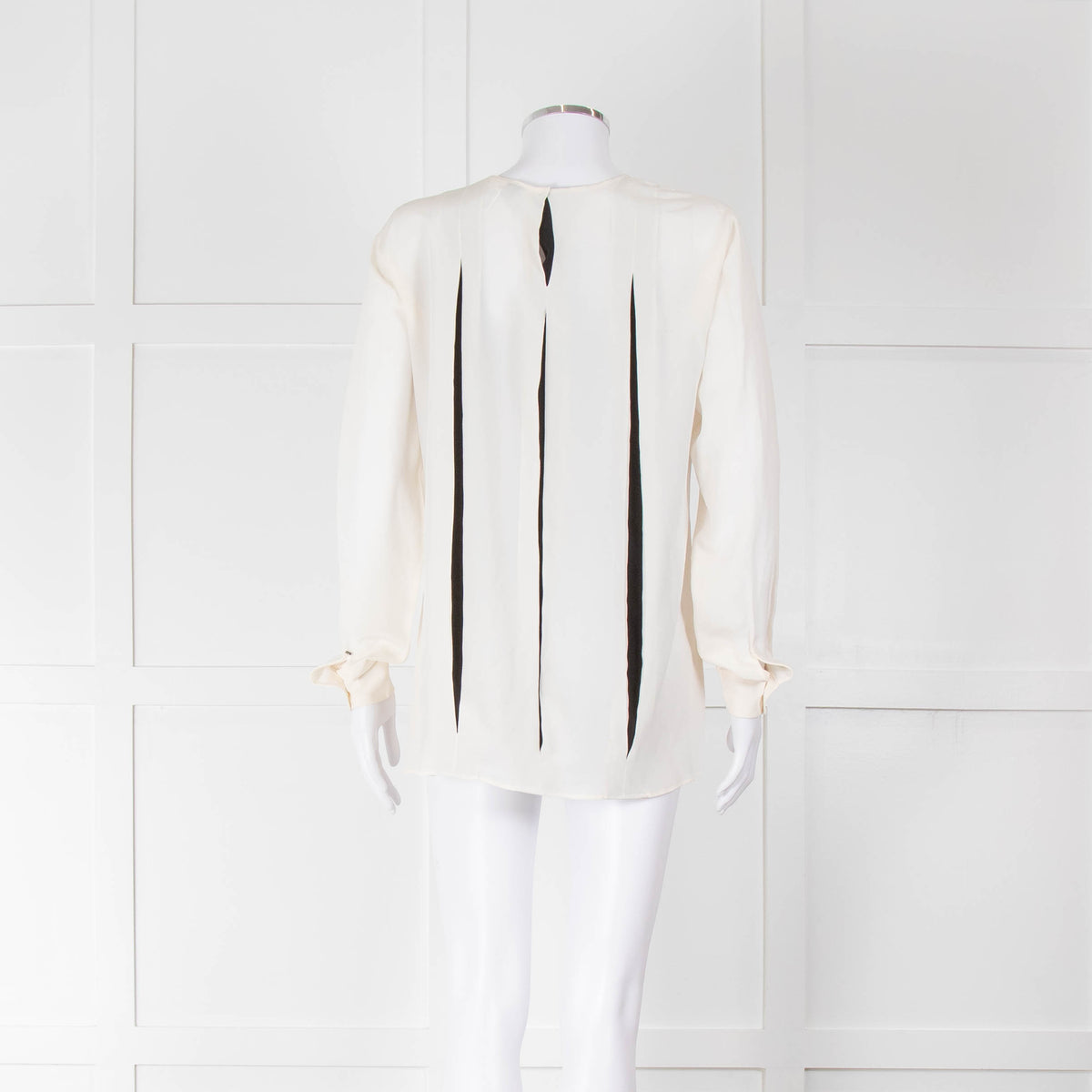 Sportsmax Cream and Black Silk Long Sleeve Top