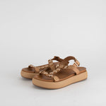 Inuovo Tan Sandal With Gold Disc