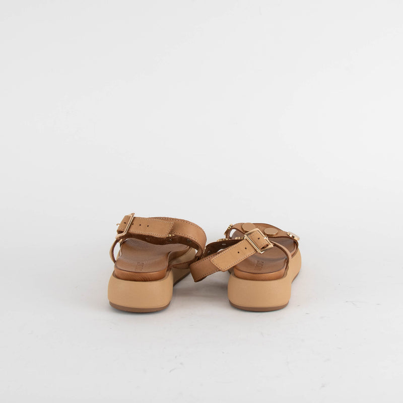 Inuovo Tan Sandal With Gold Disc