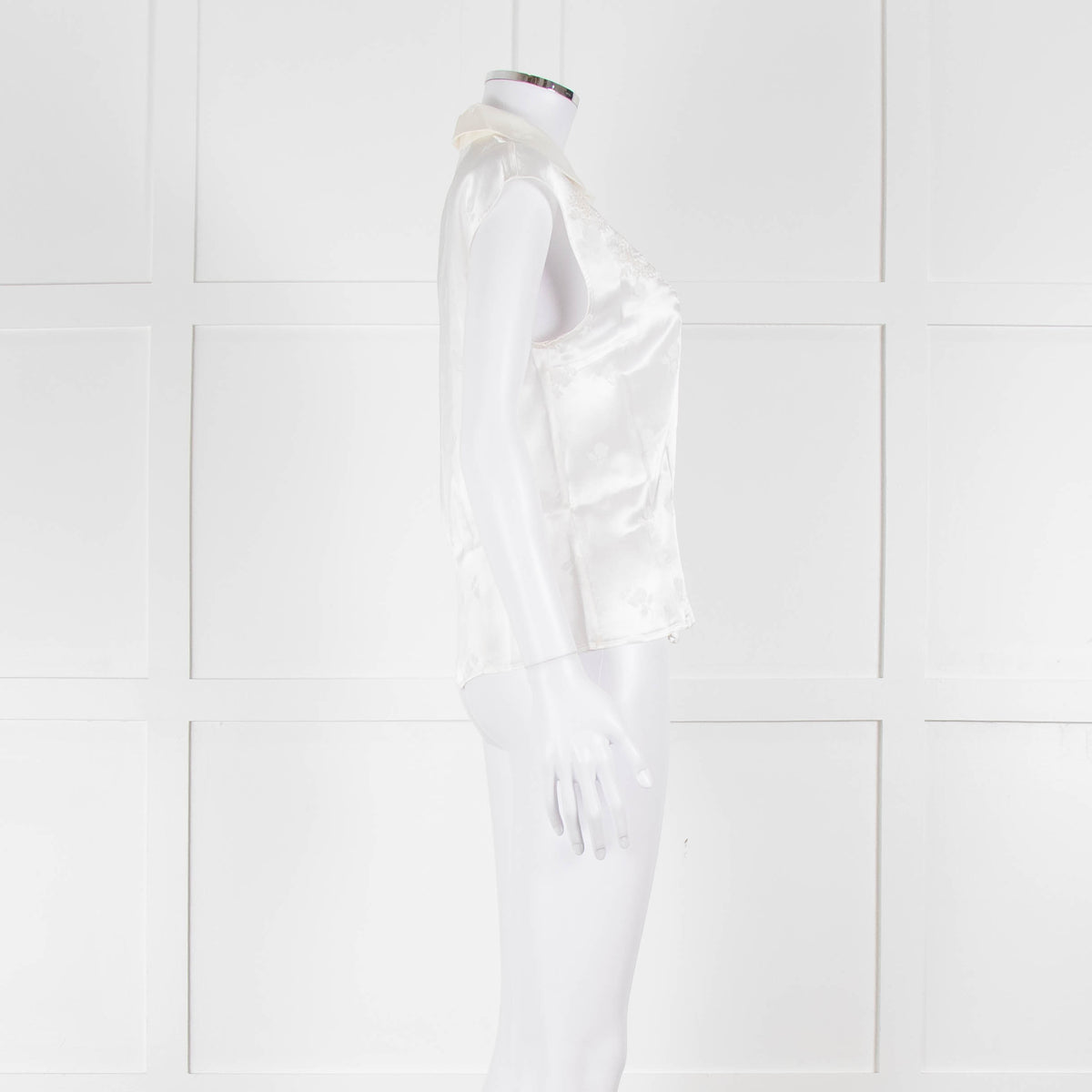 Loretta Caponi Cream Satin Embroidered Sleeveless Blouse