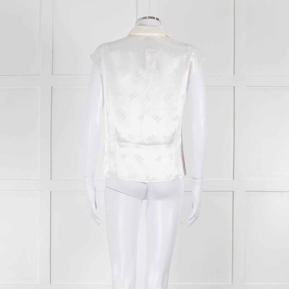Loretta Caponi Cream Satin Embroidered Sleeveless Blouse