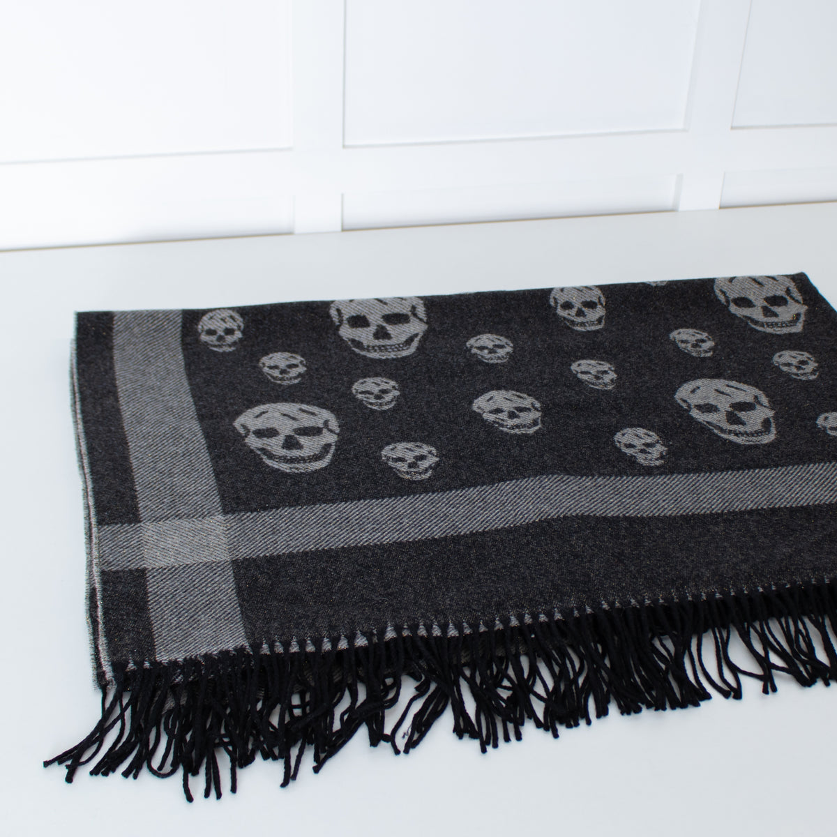 Alexander McQueen Grey Shawl With Gold Thread And Skulls