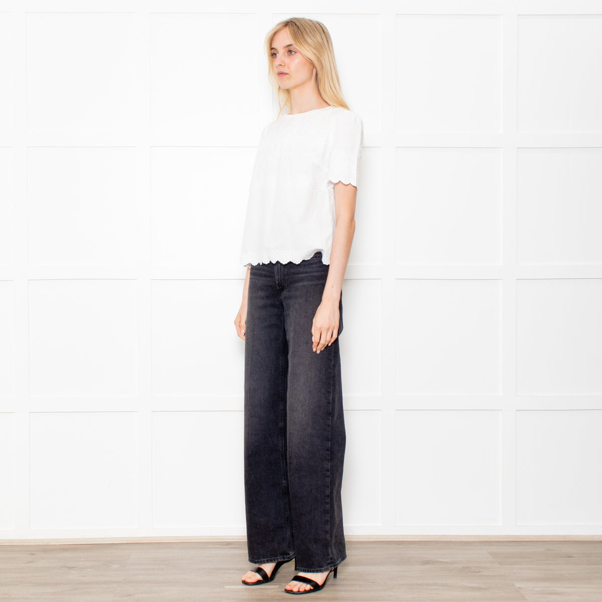 Weekend Max Mara White Top With Embroidered Front & Short Sleeves