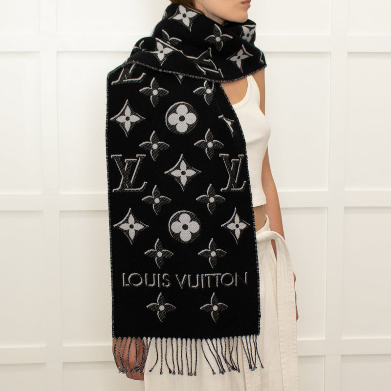 Louis Vuitton Black Essential Shine Scarf