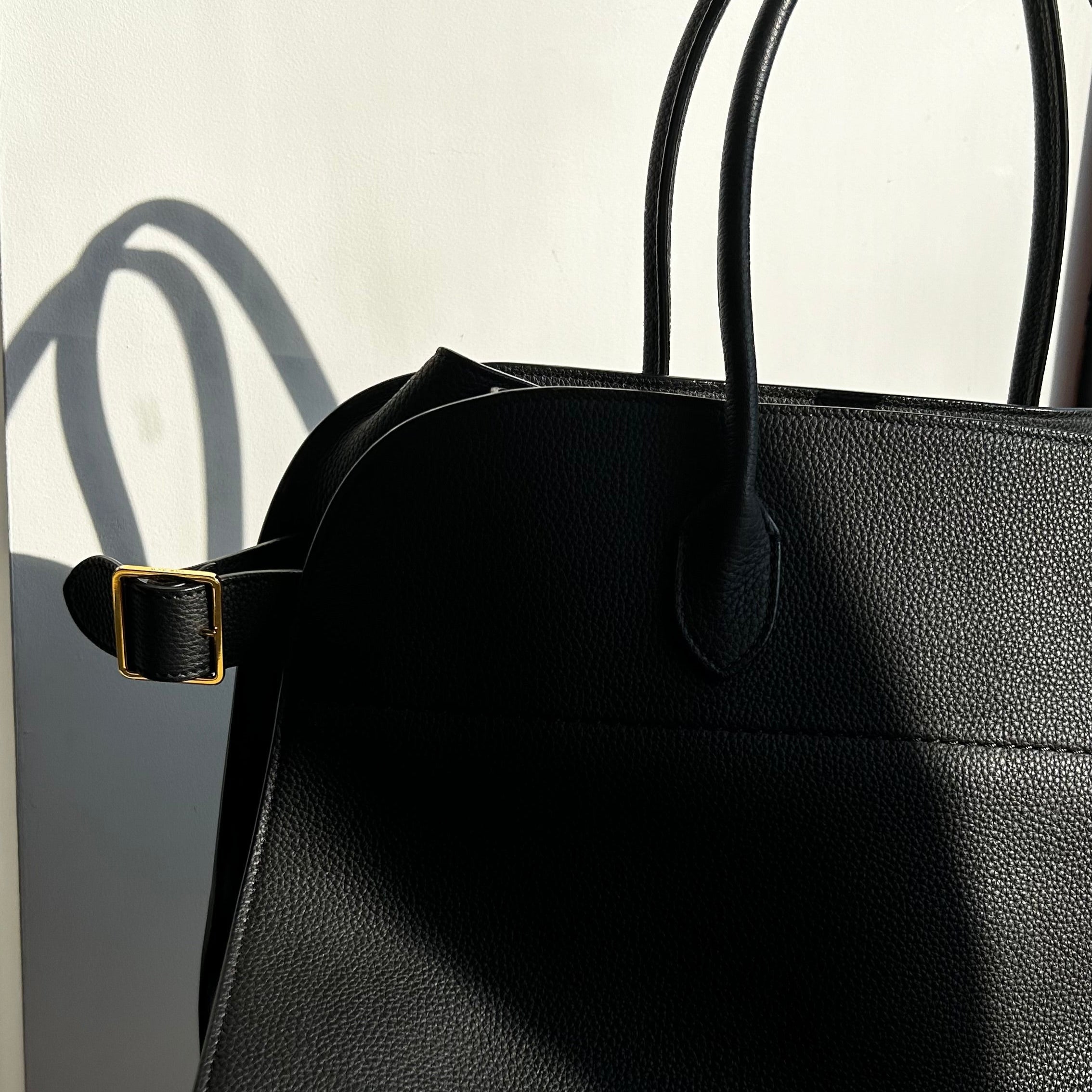 The Row Margaux 17 Black Pebble Leather Bag – Phoenix Style
