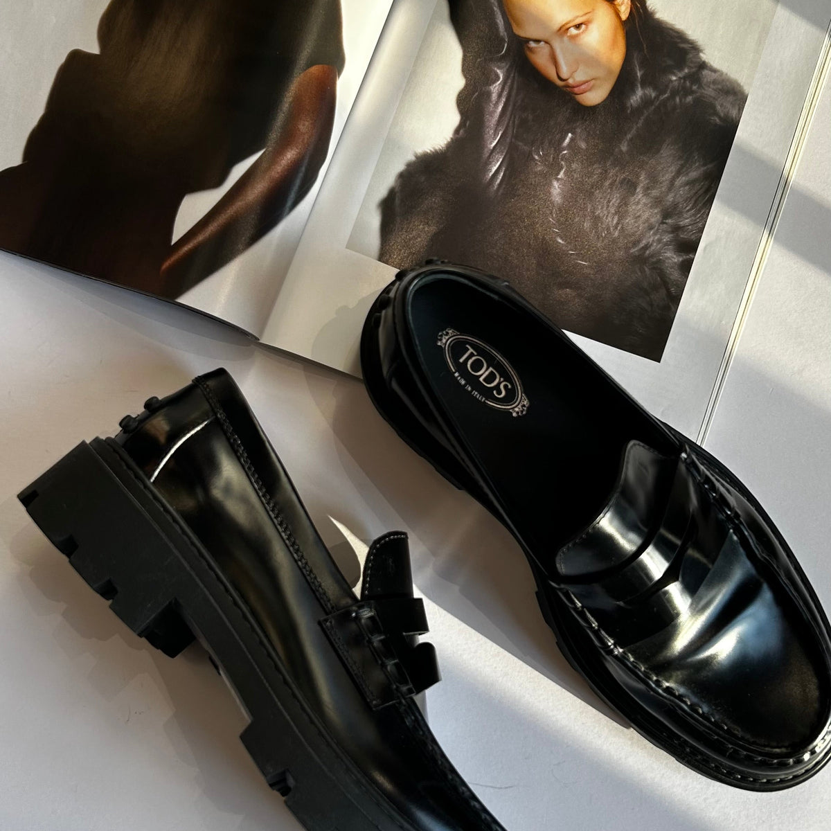 Tods Black Leather Gommino Loafers