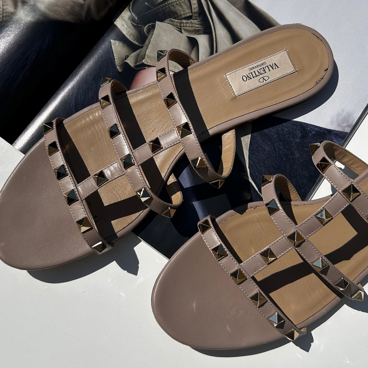 Valentino Garavani Nude Rockstud Flat Sandals