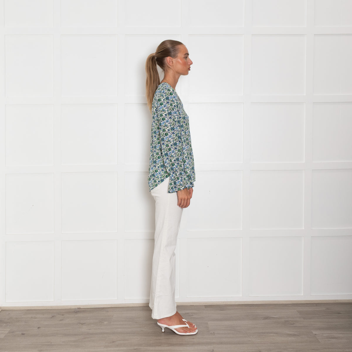 Essentiel Antwerp White Blue Floral V-Neck Long Sleeve Top